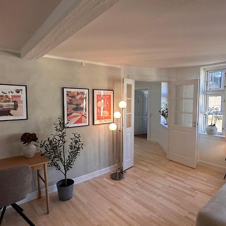 Lovstraede Apartments From 1 To 6 - Carolinas Apartments كوبنهاجن المظهر الخارجي الصورة